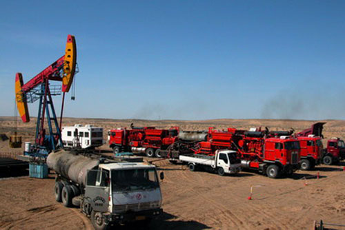 新疆油田壓裂施工現(xiàn)場