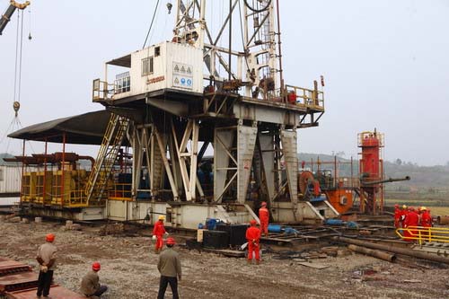 川慶鉆探鉆機(jī)整體平移現(xiàn)場(chǎng)