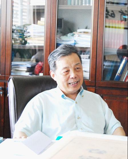 羅亞平,油田化學和石油工程著名專家,1995年當選為首批中國工程院院士。